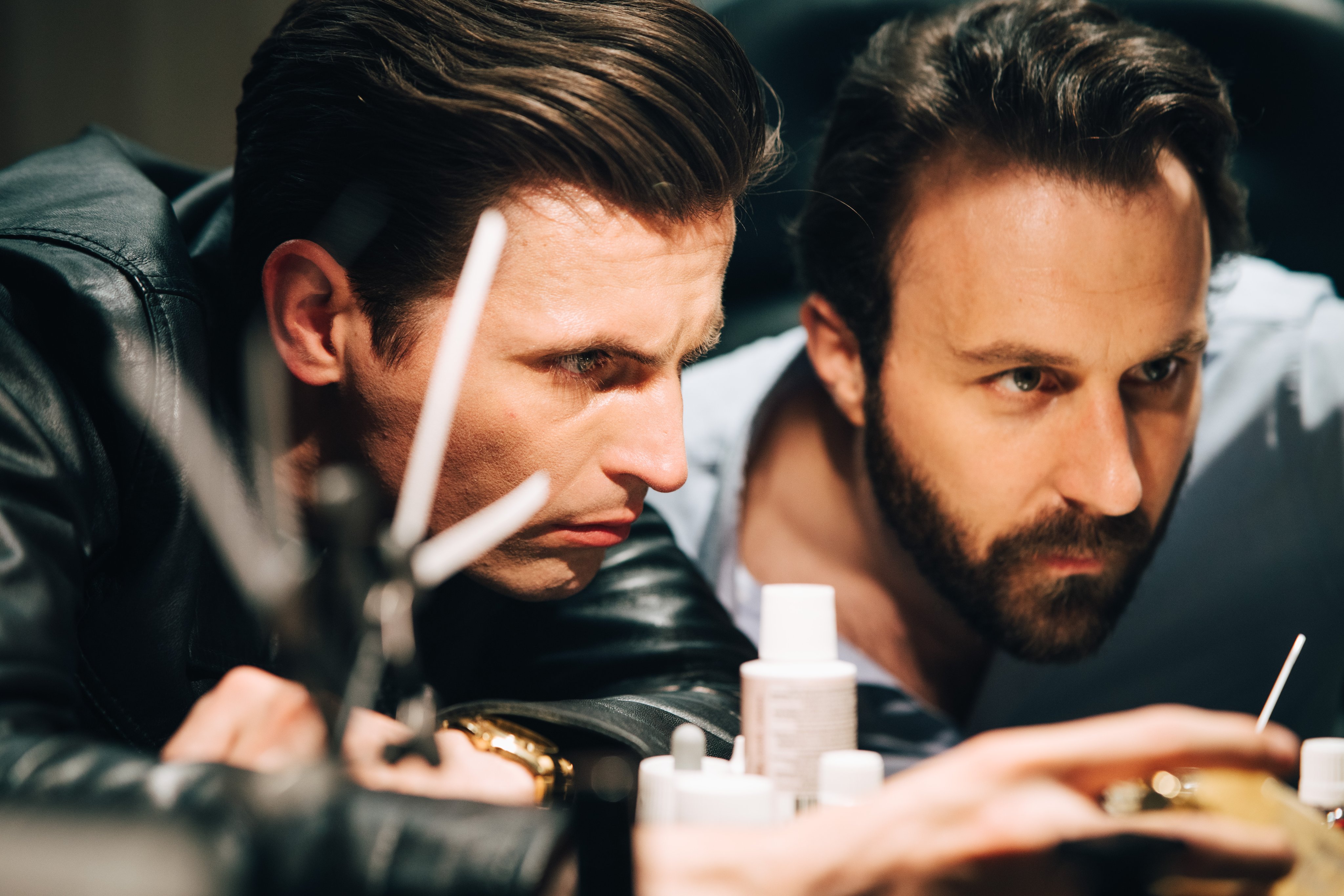 Netflix France on Twitter: "Petit dernier d'une famille opprimée depuis des  générations par une grosse entreprise locale, il va organiser le coup  parfait pour se venger… CASH, avec Raphaël Quenard, Agathe Rousselle,